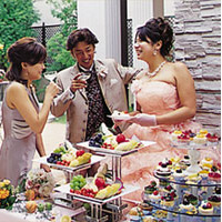 新郎新婦と列席者が気軽にコミュニケーションできる場を用意