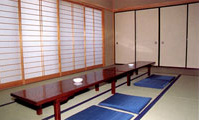 生花部や厨房も館内に完備