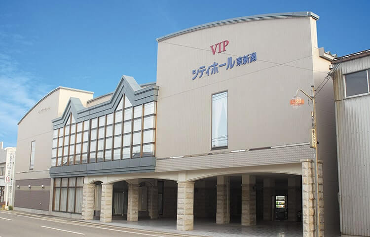 家族の絆を確かめる。そんな式場に・・・。