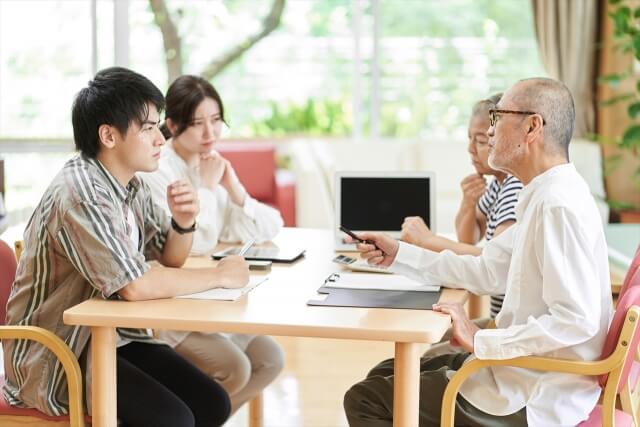 家族や親せきが反対する