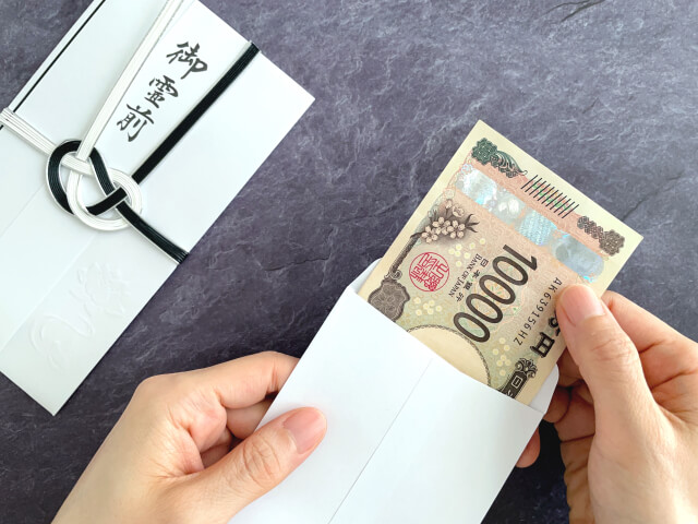 家族葬なら本当に安くなる?総額と自己負担は分けて考える